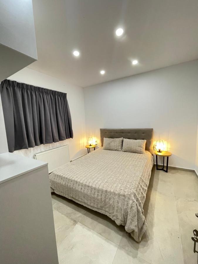 Central Luxury Apartment In Paralia Ofryniou Ofrínion 外观 照片